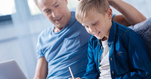 Две нови изследвания подчертават как едни форми на похвала подкрепят