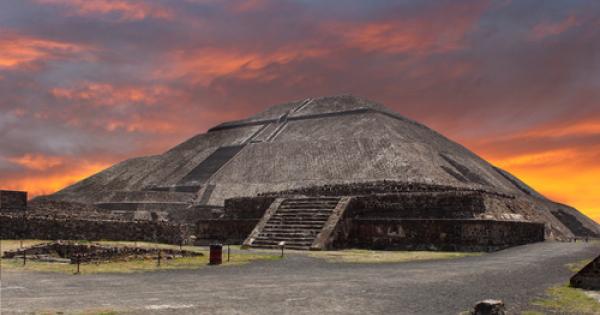 Теотиуакан е археологически обект в Мексико, който е разположен на