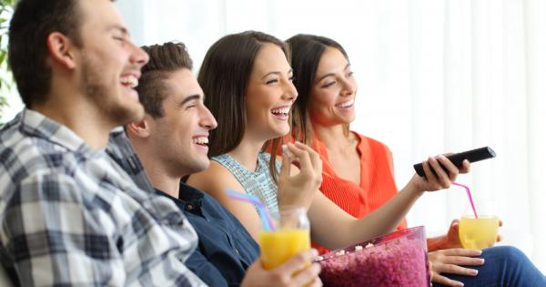 Гледането на познати епизоди от любими сериали засилва волята и