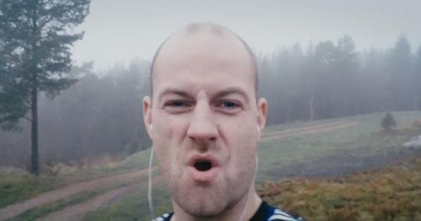 Всеки във Facebook изглежда така сякаш води прекрасен живот Забавни