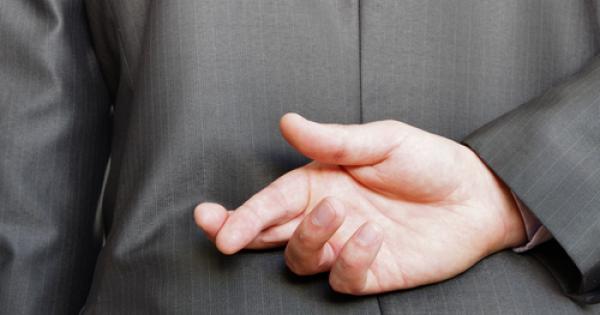 Кръстосването на пръстите обърква човешкия мозък достатъчно дълго за да