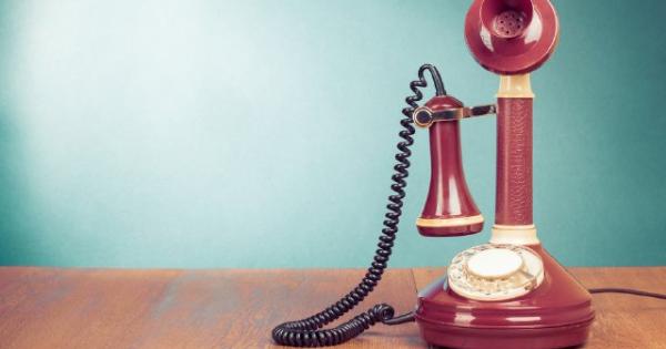 Милиарди хора по света вдигат своя телефон и отговарят Ало