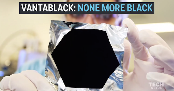 Най тъмният материал в света наречен Vantablack е толкова тъмен че