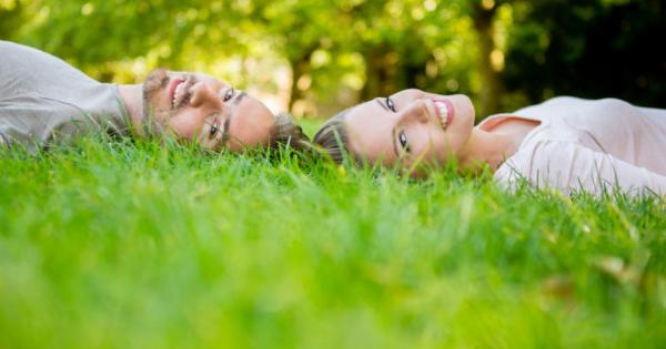 Популярната фраза че любовта кара сърцата да бият в един