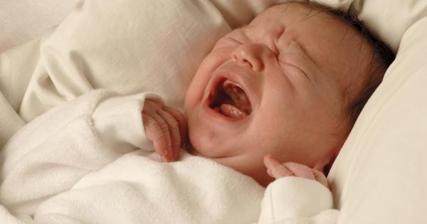 Бебето плаче и това е нормално Дори когато е напълно