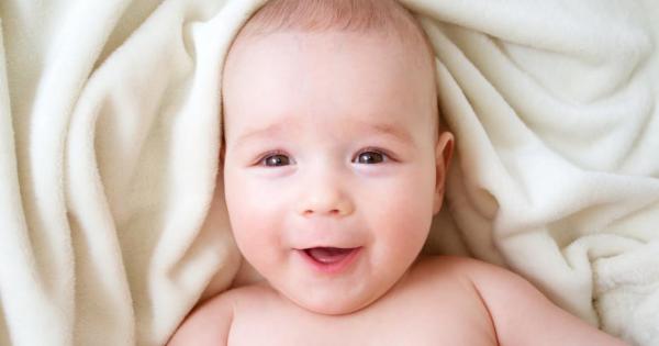 Когато се навеждат над леглото и се усмихват на новороденото