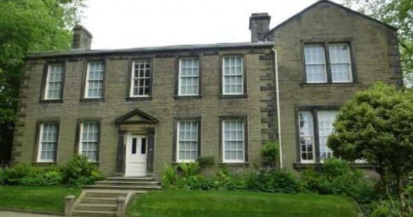 Драмите в романите на сестрите Бронте ми идваха в повече