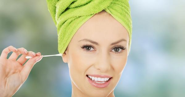 Смята се че колкото по често и по дълбоко почистваме ушите си