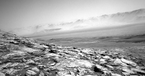 На 1 ноември Кюриосити използва дясната си навигационна камера за