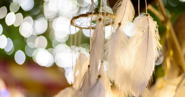 1 С всички сили се опитвайте да помагате на другите