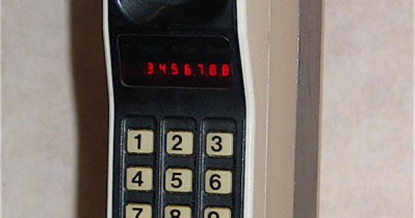 Когато се появил на пазара през 1983 г Motorola DynaTAC
