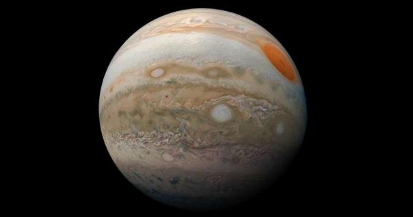 Юпитер е станал най голямата планета в Слънчевата система поглъщайки огромна