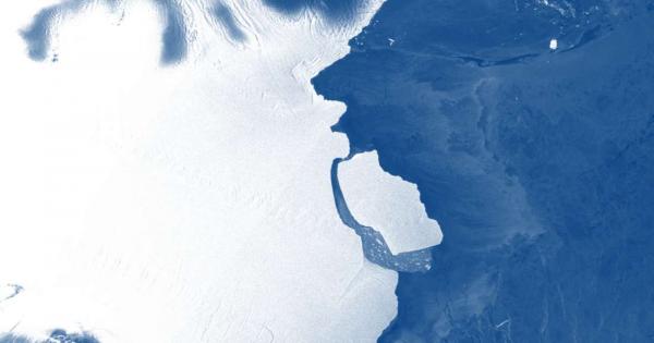 Масивен айсберг тежащ приблизително 315 млрд тона се откъсна от