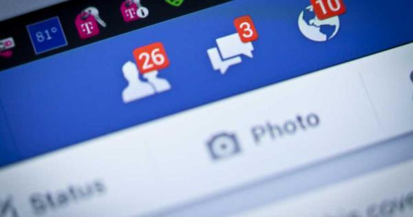 Социалната мрежа Facebook тества бутон за отрицателен глас downvote с който