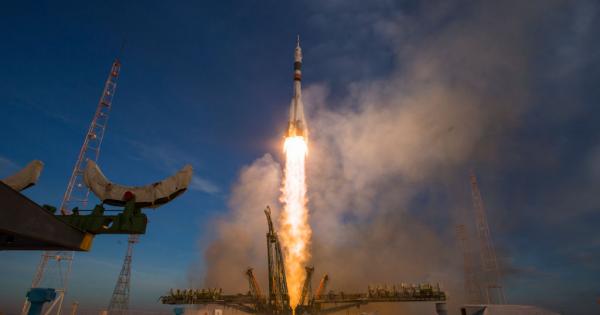 Съветската ракета Съюз изпрати успешно поредния екип към Международната космическа