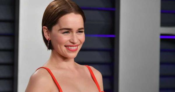 Звездата от сериала Игра на тронове Емилия Кларк направи трогателно