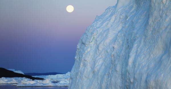 Гренландия е най големият остров на Земята с обща площ 2 166 086