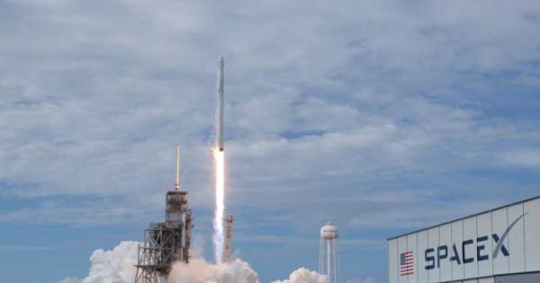 Американската частна компания на Илон Мъск SpaceX тази нощ успешно
