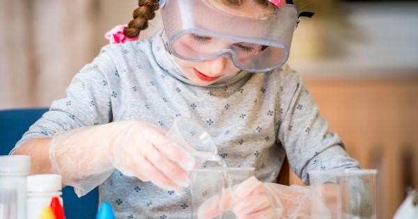 Използваме ежедневно пластмаса Било то за да налеем в нея