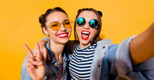 Хората от по старото поколение естествено не всички често критикуват младите