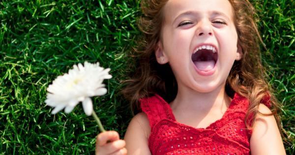 Родени сме да се смеем Сълзите обаче са придобито умение