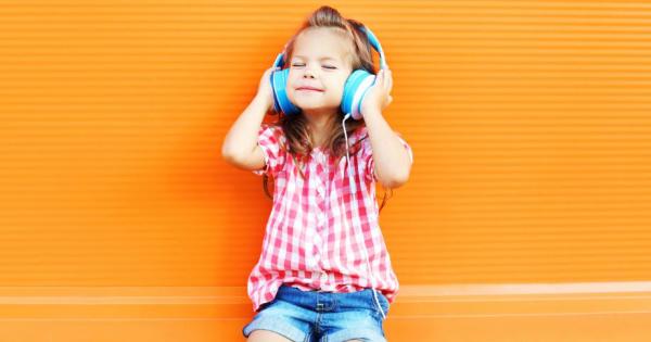 През последните години все повече млади хора са със слушалки