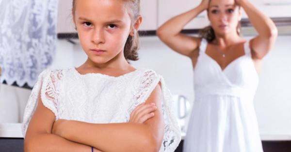 13 годишната ми дъщеря буквално се втриса когато я докосна Всеки мой