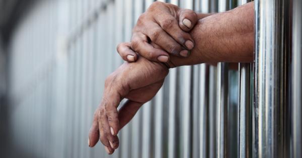 В ЗАТВОРА прекарвате повечето си време в килия 2х1 метра В