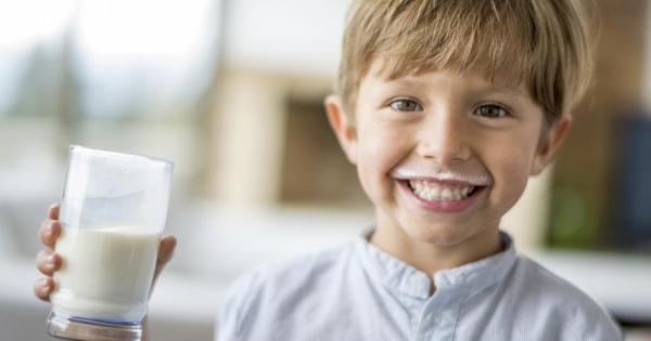 Децата които пият пълномаслено мляко до 6 годишна възраст в последствие
