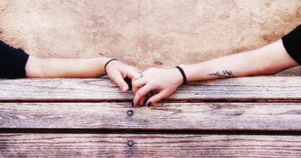 Искам да ви призная аз се срещам с една жена