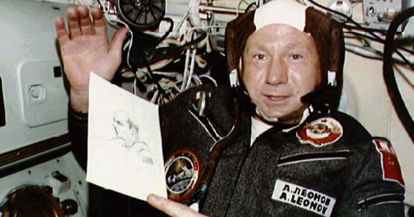 Алексей Леонов първият космонавт излязъл в открития космос