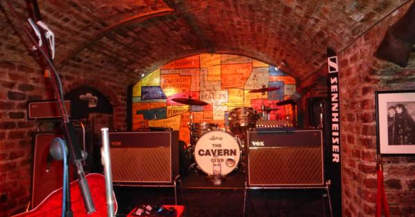 The Cavern Кавърн клуб Пещерата е клуб на Mathew Street 