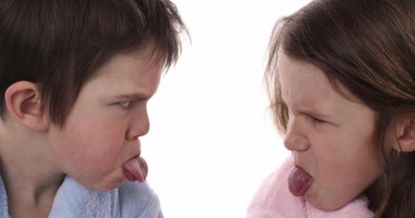 През 1996 г в невробиологична лаборатория към университета на Парма