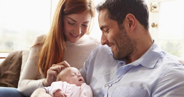 На младите родители им трябват средно 14 месеца за да