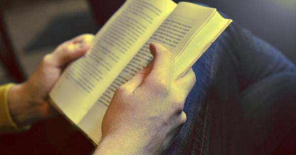 Всички знаем че да се четат книги е приятно полезно