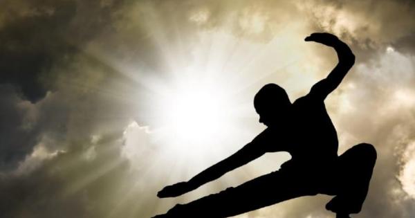 Един висш китайски чиновник имал единствен син – неглупаво момче