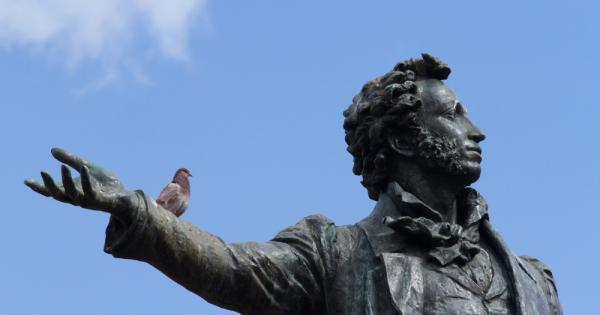 Александър Сергеевич Пушкин е руски поет драматург литературен критик историк публицист и белетрист основоположник на руския реализъм в литературата и