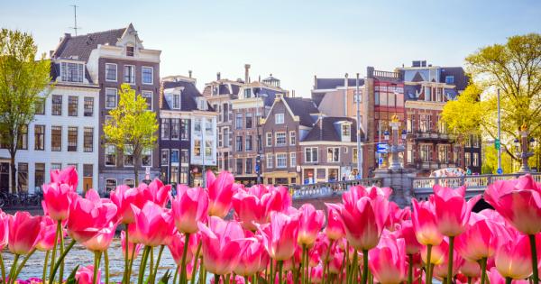 Столицата на Холандия Амстердам в много отношения е забележителен град Улиците