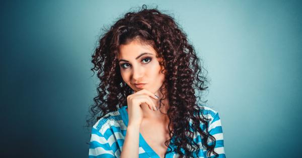 Защо някои хора се отдръпват ужасени когато някой посегне да