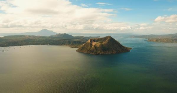 Във Филипините съществува един мъничък остров който е необикновен Казва