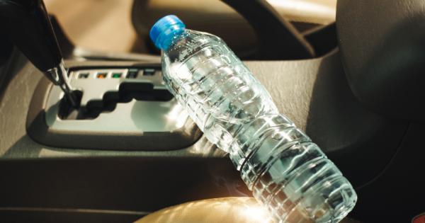 Всички пием вода Почти всички си носим пластмасови бутилки когато