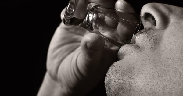 Алкохолът предизвиква невро и молекулярните промени характерни за бързите антидепресант