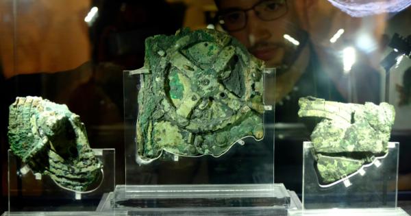 Историята на човечеството обхваща няколко хилядолетия и историците никога няма