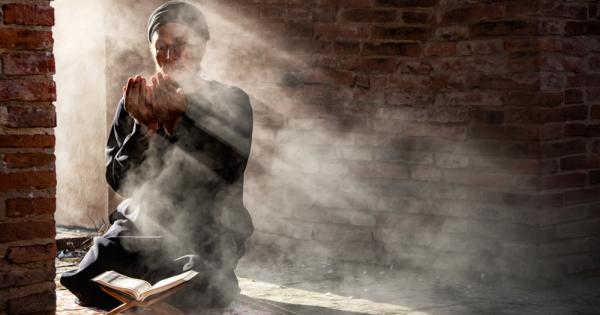 На стъпалата на храма седеше един сляп човек Моят приятел