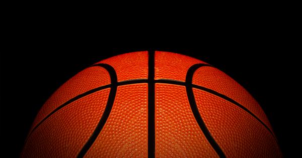 Когато тези хора обожаващи науката хвърлят баскетболна топка от стената