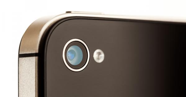 Откриха че някои приложения с разрешение от мобилната операционна система на