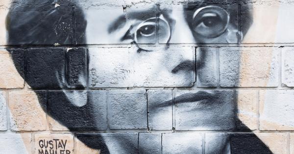 Густав Малер на немски Gustav Mahler е австрийски композитор диригент