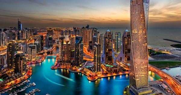 Съществуват множество слухове и стереотипи свързани с луксозния Дубай Планини