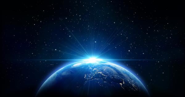 Космическата станция Скайлаб навлиза отново в атмосферата на Земята след