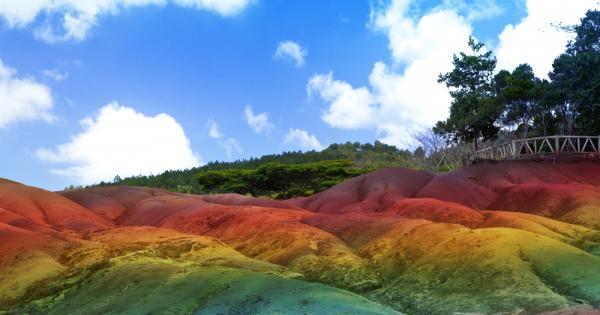 Република Мавриций е островна държава в Индийския океан разположена край